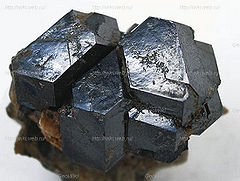 240px-Uraninite-usa.jpg
