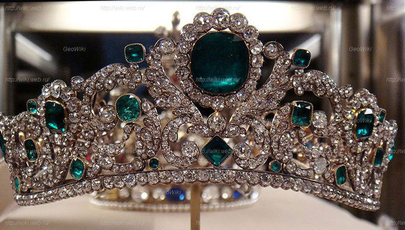Файл:Diadema emeralds-diamonds.jpg